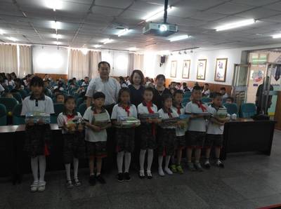 【動(dòng)感中隊(duì)】南小一校區(qū)熱情的&ldquo;紅領(lǐng)巾小創(chuàng)客&rdquo;們迎來(lái)了一場(chǎng)科普知識(shí)的饕餮大餐_教育_網(wǎng)